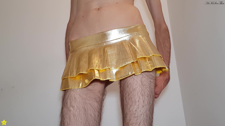 HeIsSooThin: Goldener Minirock - konnte es kaum erwarten - Anprobieren