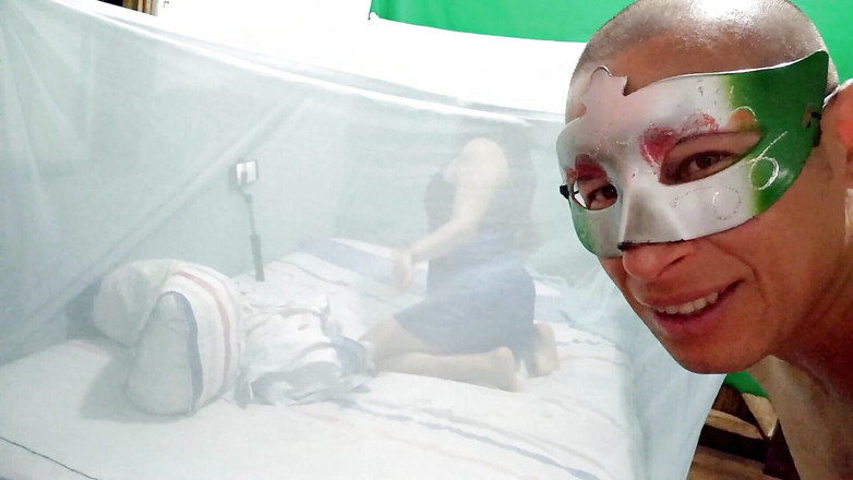 Martin13: Moja sąsiadka ma pragnienie, pragnienie, że chce rozwiązać, zaprasza mnie do...
