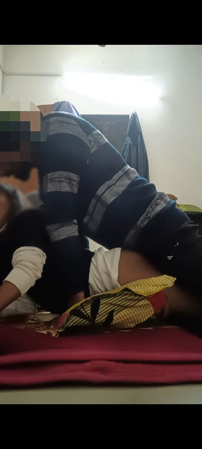 SanskariGirl1: První anální šukání virálního videa desi holky