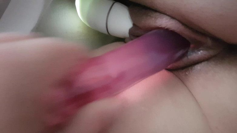 A-Cup_Adventuresher: Langer Dildo Und Viel Saft_1