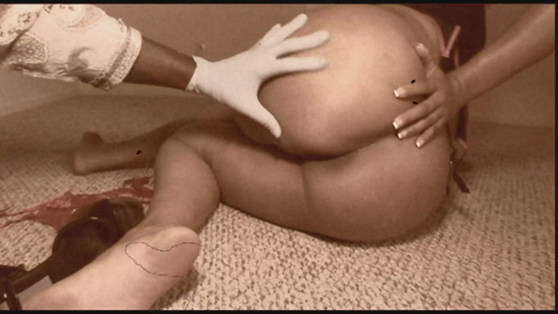 Thot Factory: Une black à gros cul suce et chevauche une longue bite...