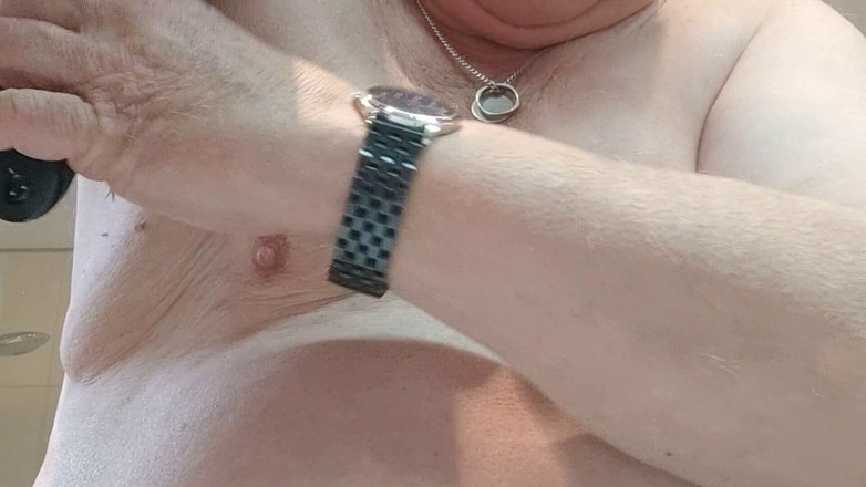 Karlchengeil: 脇の下、おっぱい、乳首を剃り、遊びが中断されます