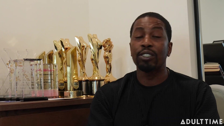 Adult Time Podcast: Isiah Maxwell sceglie un profumo per ogni scena! | Intervista alla...
