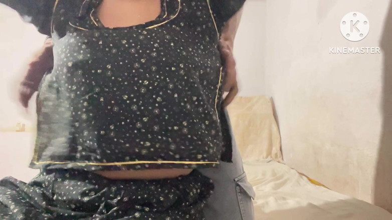 Indianbhabhi141: 인도 마을 소녀 첫 섹스