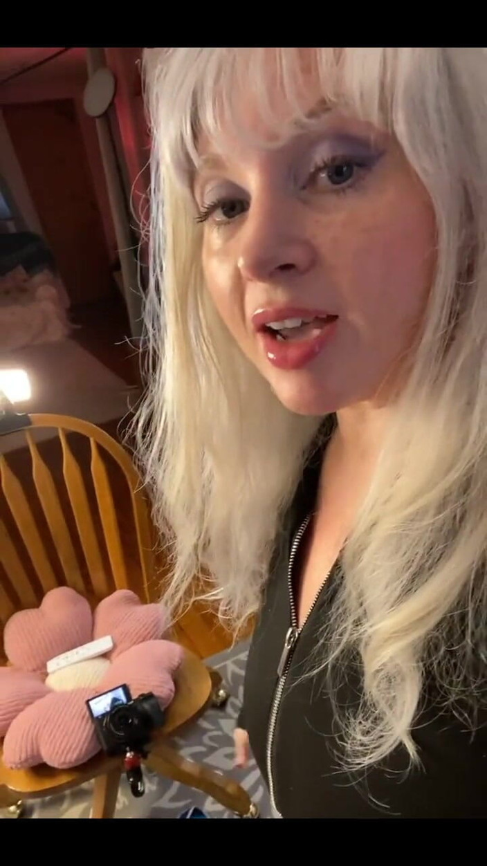 PaintedRose Taboo Femdom Fetish MILF: Dommy 系列的 Bts 电影日结局。