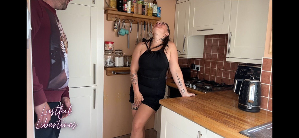 Lustful Libertines: MILF wkurzała się przede mną, zanim mnie pieprzyła