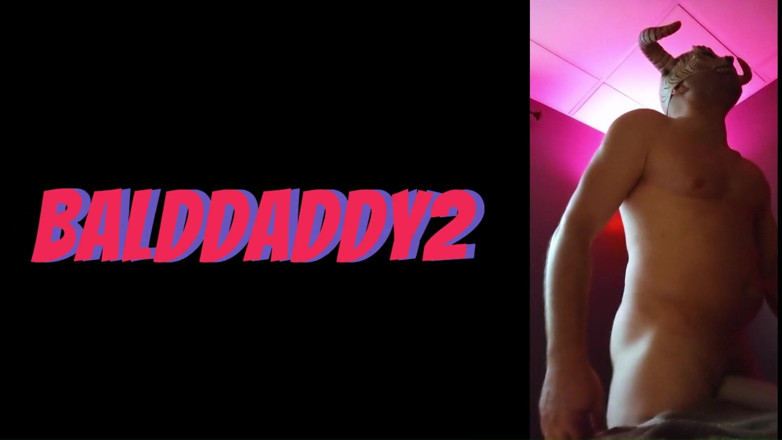 Bald Daddy: Balddaddy stopfen arschloch mit großem spielzeug, schnelles spiel