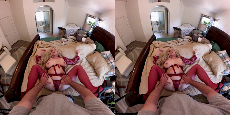 Erin Electra: Stiefmoeder in lingerie geneukt door stiefzoon