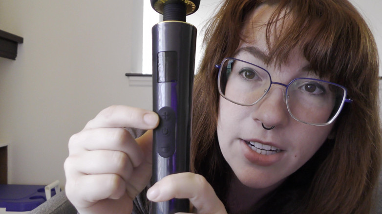Lily O'Riley: NSFW Recenze LED displeje vibrační hůlka Pro Compact Od Funzze