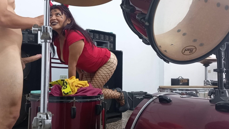 Martin13: Des musiciens rock baisent pendant les répétitions
