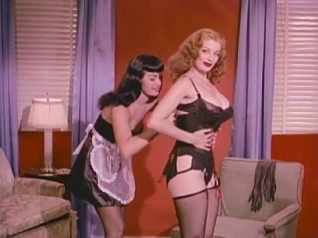 Vintage Usa: Kompilasi. Tarian erotik dan catfight MILF seksi vintaj (tiada audio tetapi...