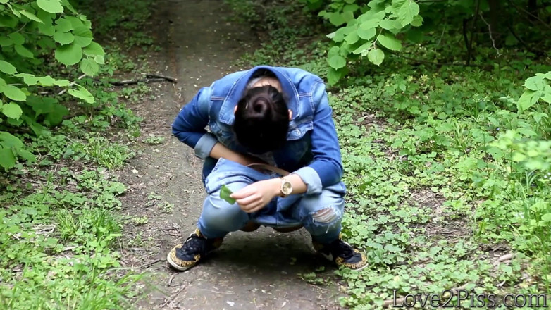 Love 2 Piss: Pisciare sul lato della strada e molti altri luoghi - compilation