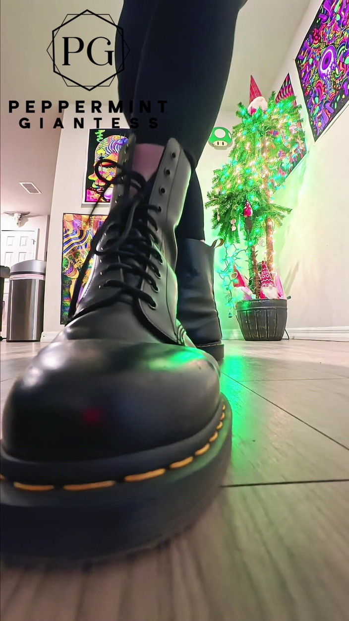 Peppermint Giantess: 6'7 Gergasi Dalam Doc Martens Stomping Hard Vicious Slowious Mo...