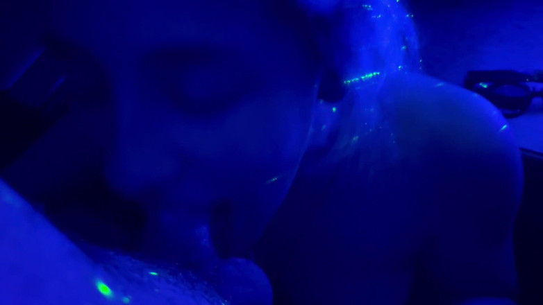 Raxxxbit: Gece kulübü facefuck