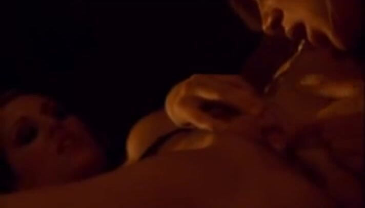 Julia Ann: Le immagini malvagie hanno toccato scena 1