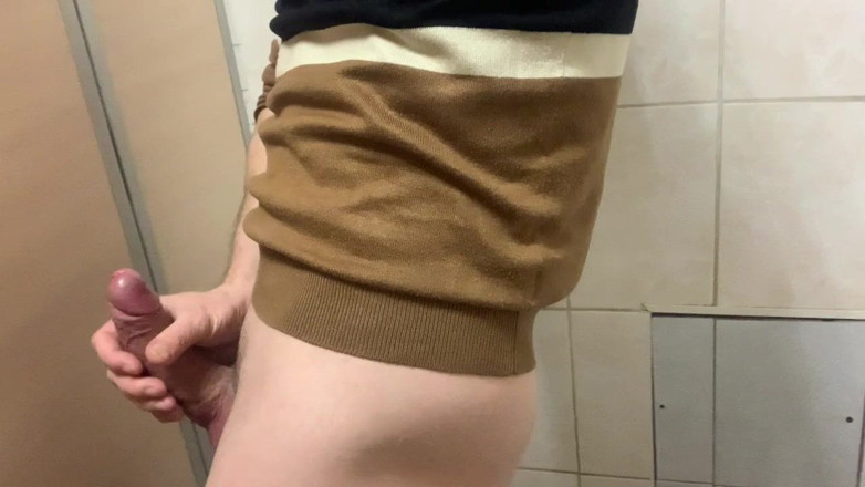 Stanislav_desired: Masturbation dans les toilettes du travail