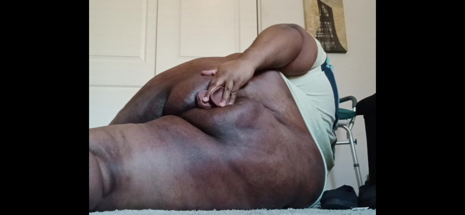 FantomeBi: Une tapette noire superchub prend des plugs anaux et un...