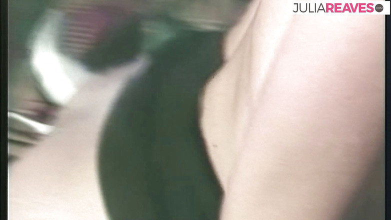 Retro German Amateurs: Une lesbienne excitée gémit en se faisant lécher la chatte...