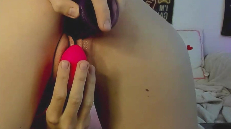 Skinny_lady69: Quente buceta suculenta com brinquedos