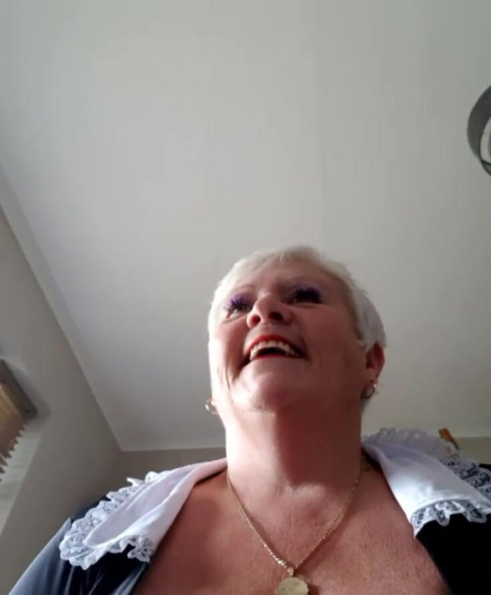 Uk Joolz: Andando nudo all'aperto!