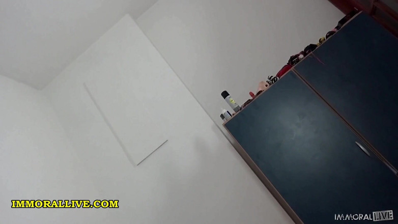 Immoral Live: Onbewerkte rauwe seks - tan babe met grote natuurlijke tieten Darcia...