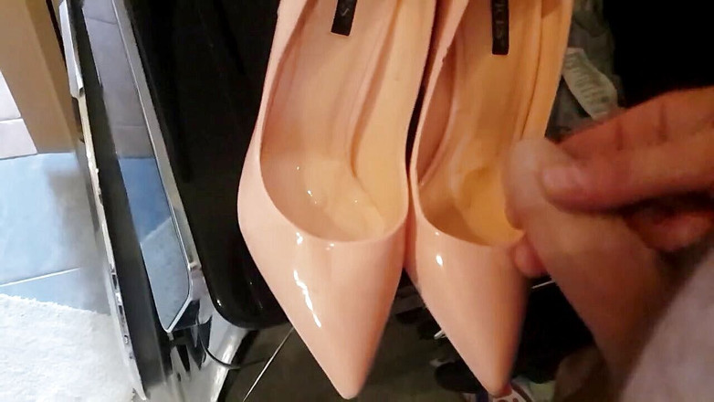 Milosbroz: Cum on new sexy high heels my girl NO AUDIO