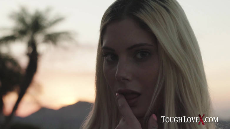 ToughLoveX: Toughlove prachtige Nella Jones wordt goed geneukt
