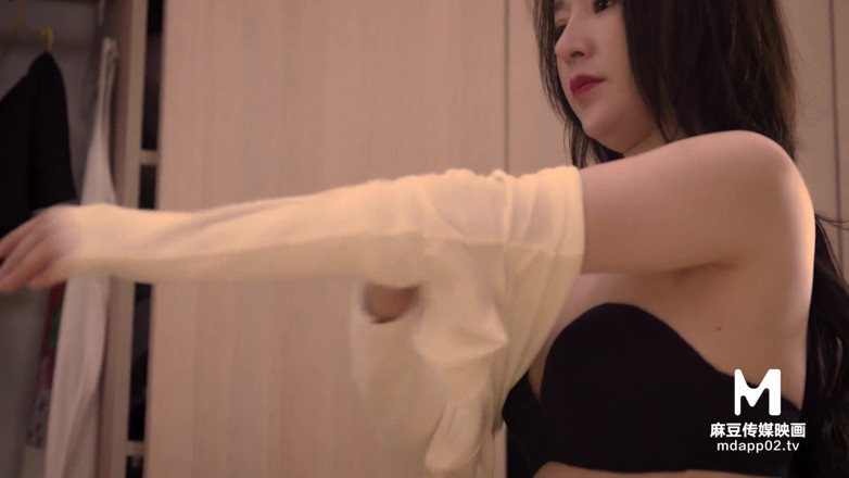 ModelMedia Asia: Sesso segreto con i colleghi