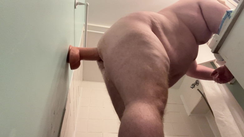 Charlieboy69: Rozciągnij mój tyłek Whit Masywny Dildo