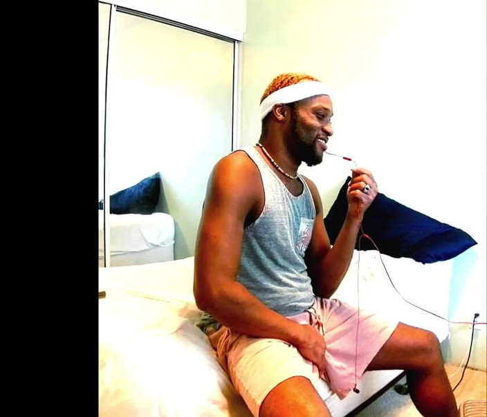 Kennie Jai: Kennie Jai batte la sua carne!