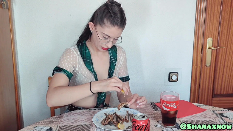 Shanaxnow: Discretamente en erupción con anchoas fritos