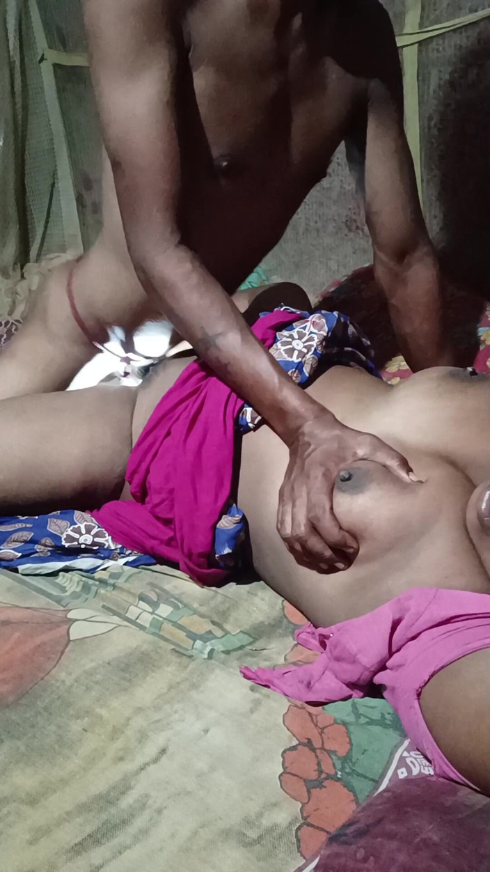 Monika Bhabhi: Kampung India panas cantik