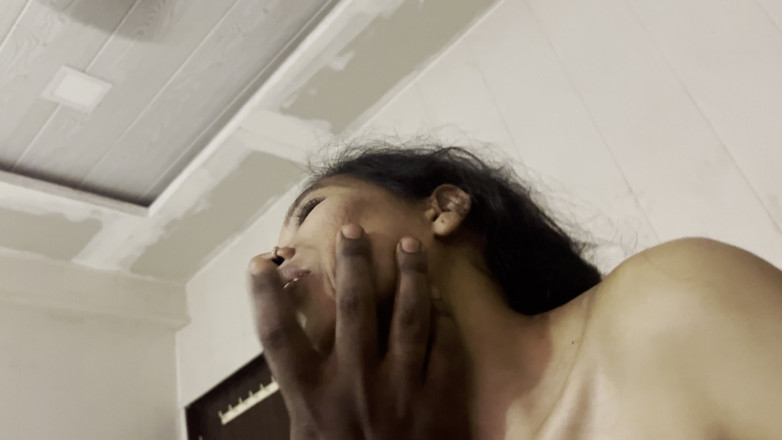NikiRathod: 彼女が幸せで、ホテルで一人で同じことをしたいと思ったとき