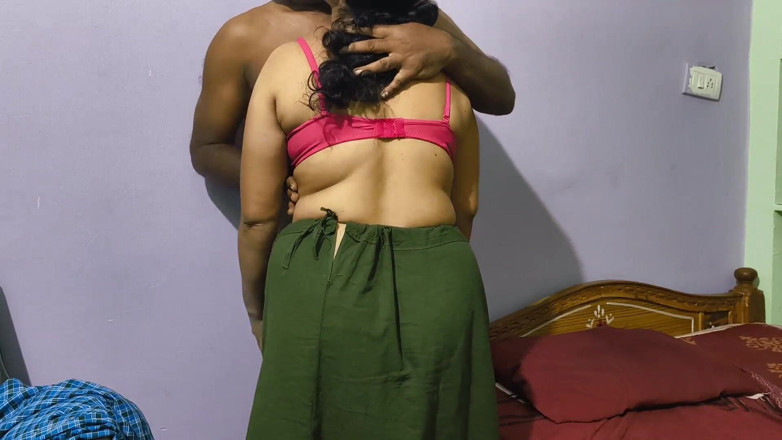 Sexy sindu: Il marito indiano desi soddisfa il desiderio della moglie