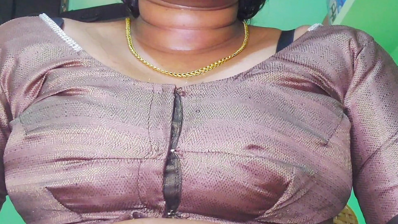 Desi Mohini: Une bhabhi indienne excitée rencontre son nouveau voisin
