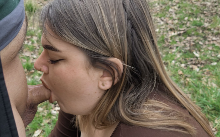 EvStPorno: Blowjob di Dalam Hutan, Saya Menelan Semua Air Mani. Pancutan...