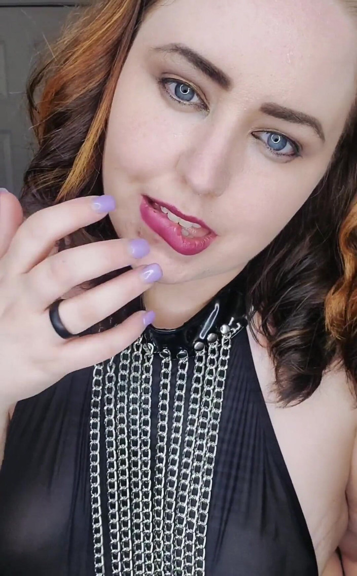 KinkyKatie: Folosește toate găurile mele, sunt jucăria ta de futut, tati!...