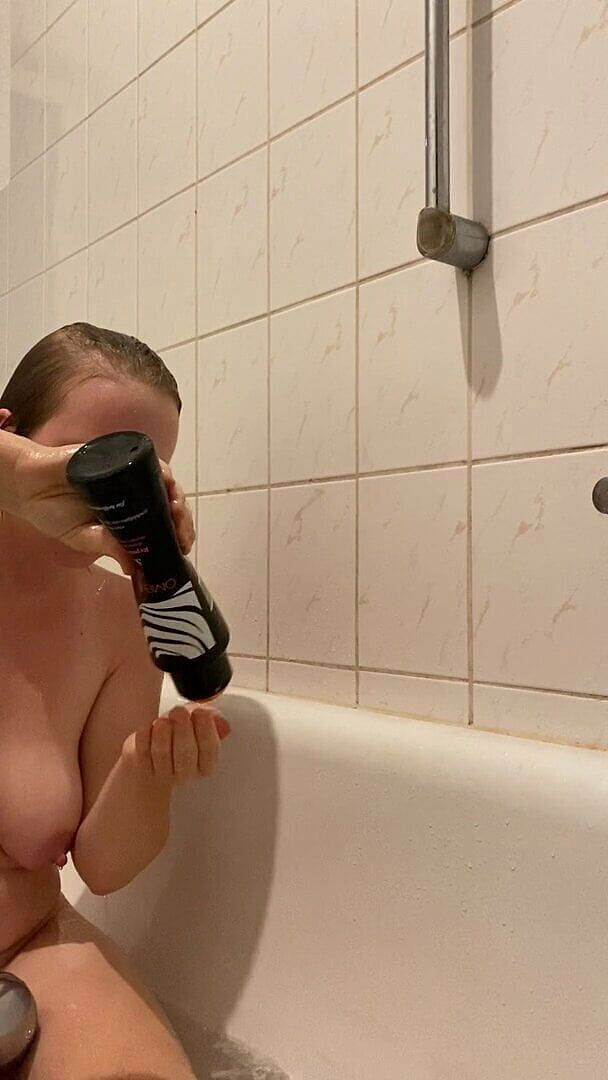 SweetLucy96: Cámara en mi ducha