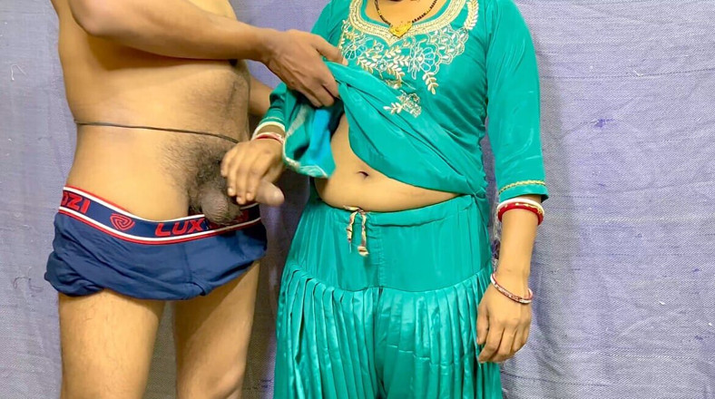 Desi Bhabhi 01: J’ai baisé la femme de mon ami en levrette