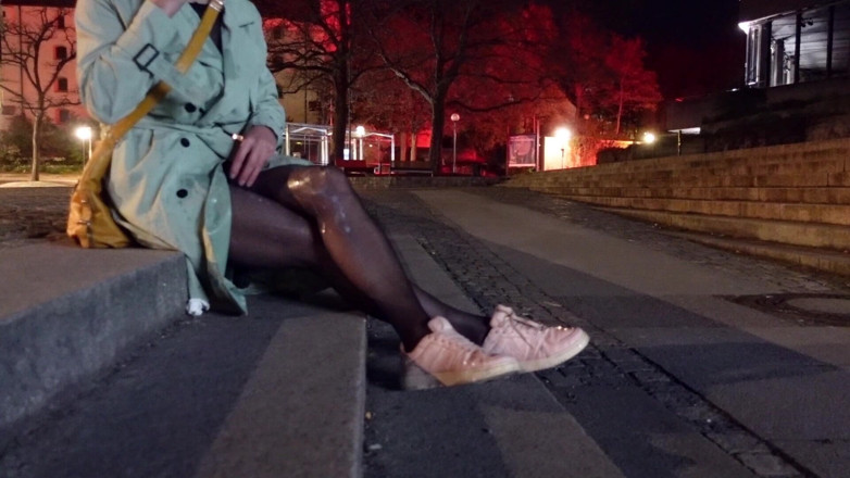 Loreleyadd: Travestit în corp cu Penisleeve- haraznic