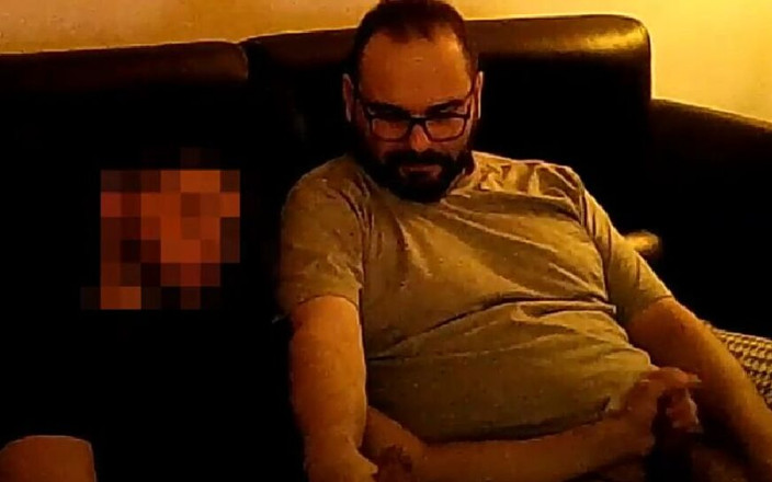 AntoGoesHunting: Io E Il Mio Migliore Amico Etero Ci Diverto, Vecchi...
