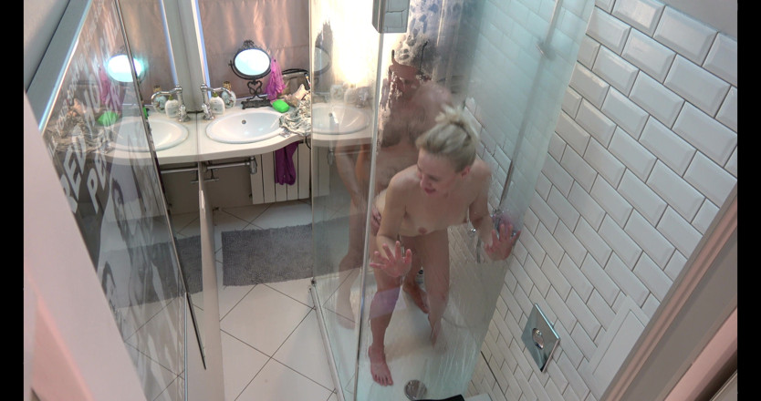 Dirty fantasy: Ångande sex med vacker styvmamma i duschen