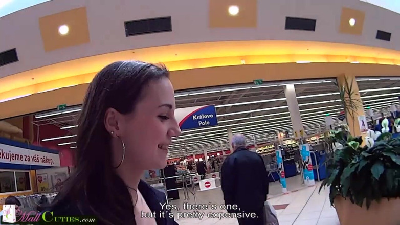 Old Nanny: Mallcuties - чарівна тінка Лілієт любить займатися сексом з незнайомцями