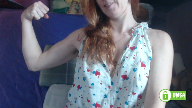 Risky Hairy Couple: Flexionar los músculos. Personalizado. Chica pelirroja