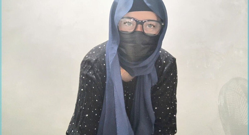 Indo Couple: Heißes indonesisches hijab-model live solo