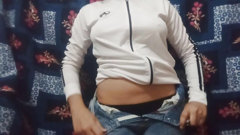 Labli: Labli Bhabhi Self Love
