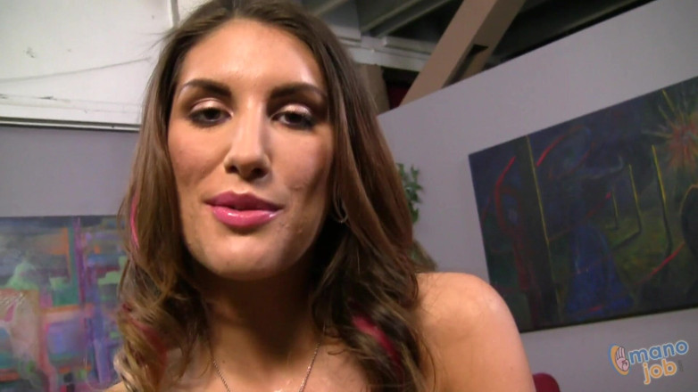 Finishes The Job: August Ames em objetivo de agradar
