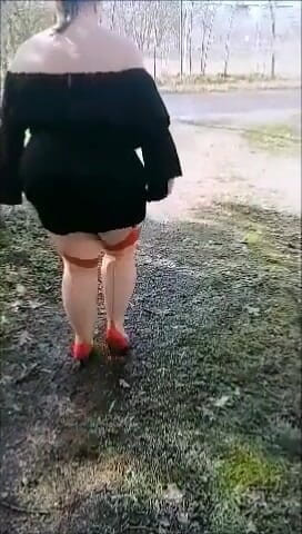 Nelle1276: Plimbare în aer liber