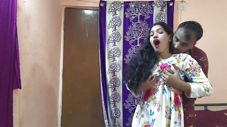 Sona bhabhi: Prima volta sesso la mia ragazza del college viene a...