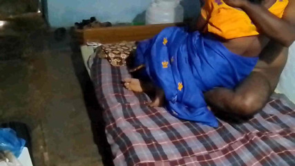 Desi palace: Une bhabhi desi à gros nichons se fait baiser dans un...